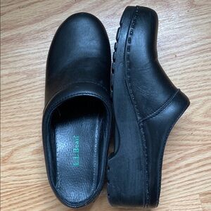 L.L.Bean Black Leather Upper Clogs